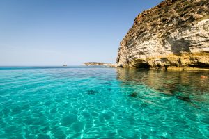 Cerchi un Hotel a Lampedusa, sul mare, con ristorante Gourmet, magari di fronte a una delle più belle spiagge dell’isola?